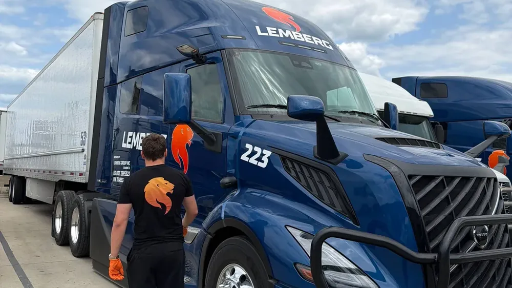 Lemberg Group tractor coupled to a 53-foot dry van trailer
